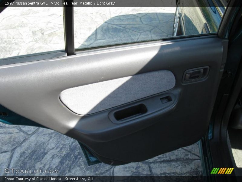 Vivid Teal Pearl Metallic / Light Gray 1997 Nissan Sentra GXE