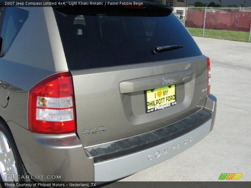 Light Khaki Metallic / Pastel Pebble Beige 2007 Jeep Compass Limited 4x4