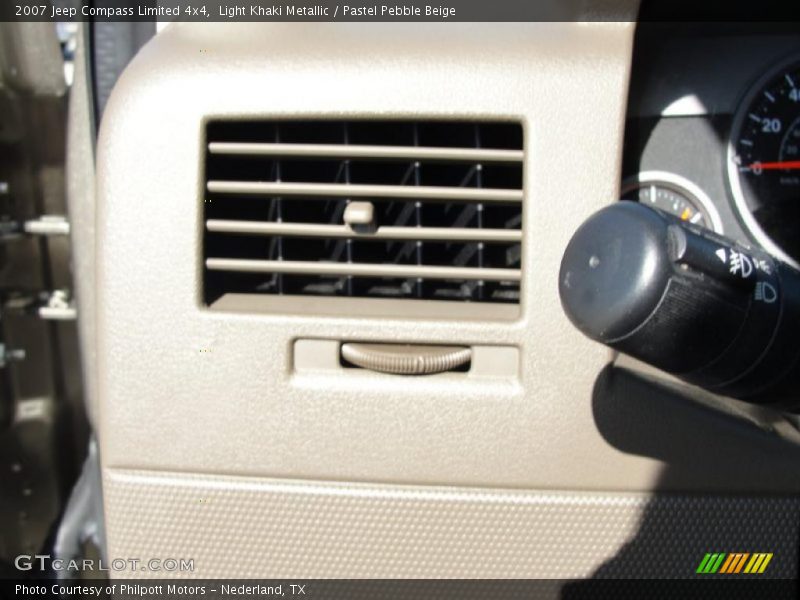 Light Khaki Metallic / Pastel Pebble Beige 2007 Jeep Compass Limited 4x4