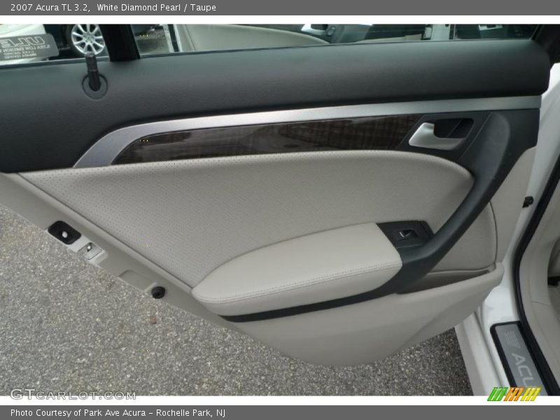 White Diamond Pearl / Taupe 2007 Acura TL 3.2