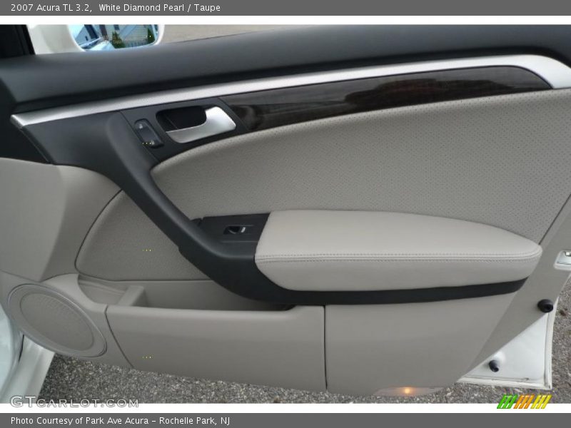 White Diamond Pearl / Taupe 2007 Acura TL 3.2