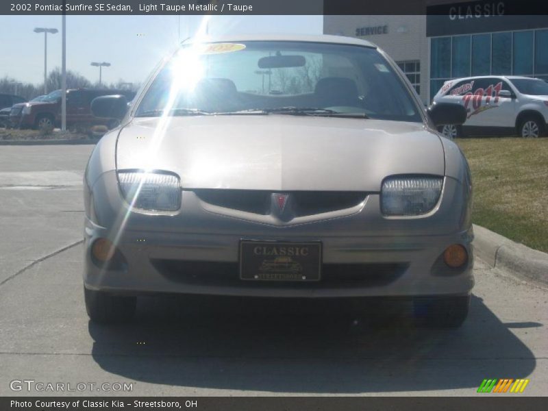 Light Taupe Metallic / Taupe 2002 Pontiac Sunfire SE Sedan