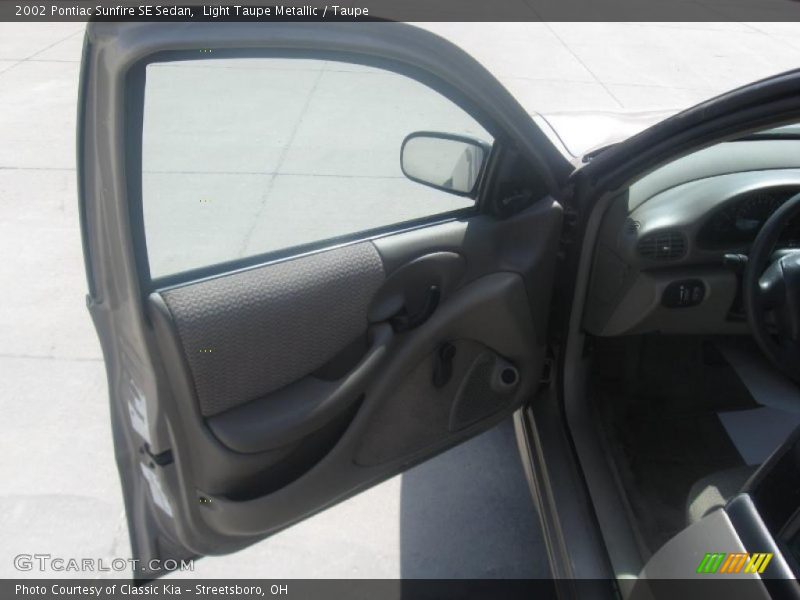 Light Taupe Metallic / Taupe 2002 Pontiac Sunfire SE Sedan