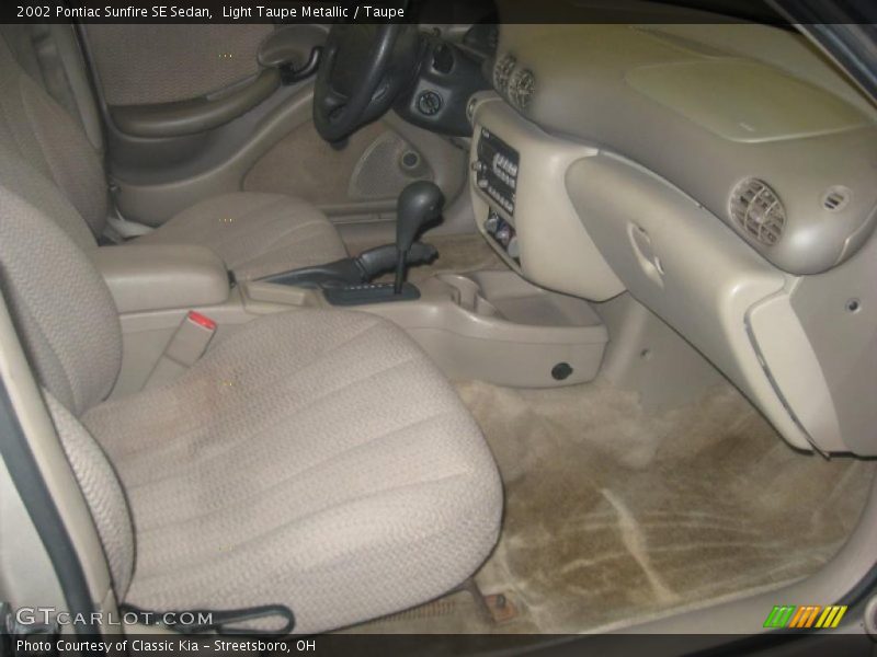 Light Taupe Metallic / Taupe 2002 Pontiac Sunfire SE Sedan