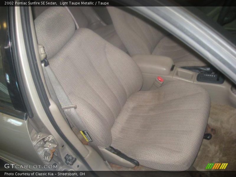 Light Taupe Metallic / Taupe 2002 Pontiac Sunfire SE Sedan