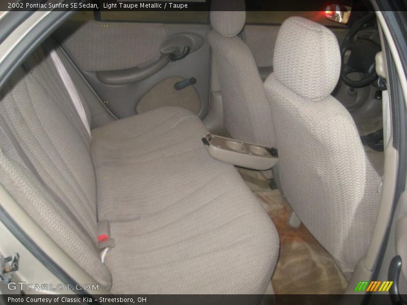 Light Taupe Metallic / Taupe 2002 Pontiac Sunfire SE Sedan