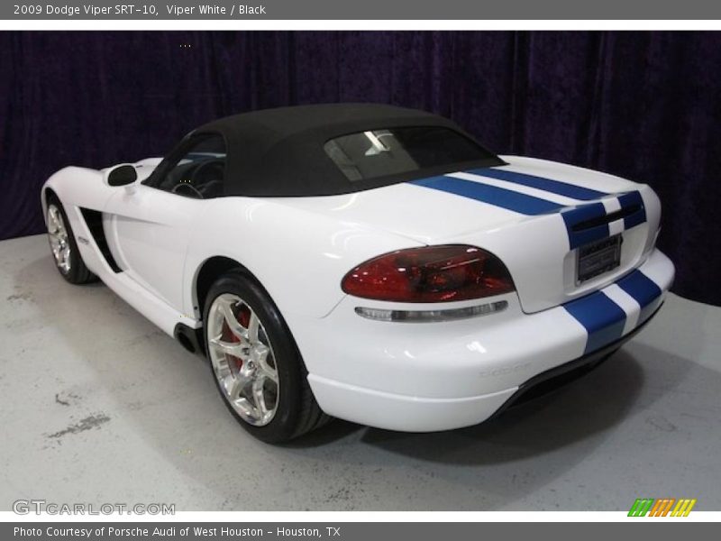 Viper White / Black 2009 Dodge Viper SRT-10