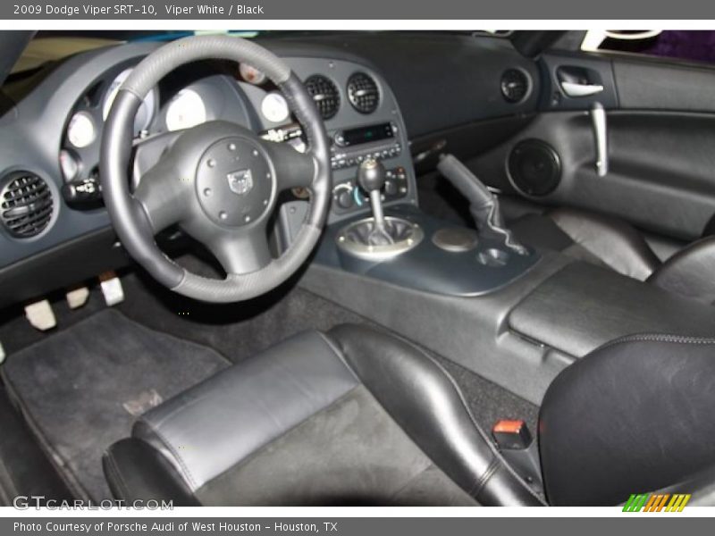 Viper White / Black 2009 Dodge Viper SRT-10