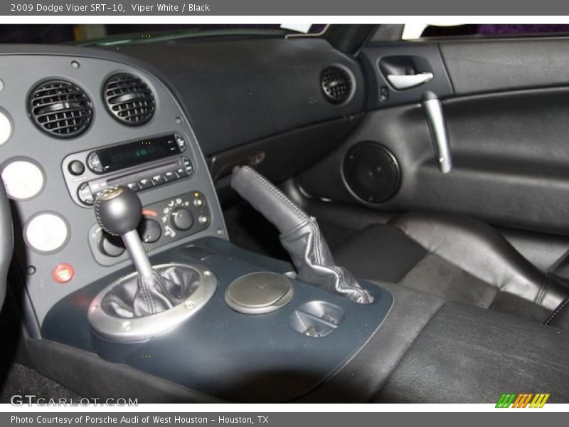 Viper White / Black 2009 Dodge Viper SRT-10