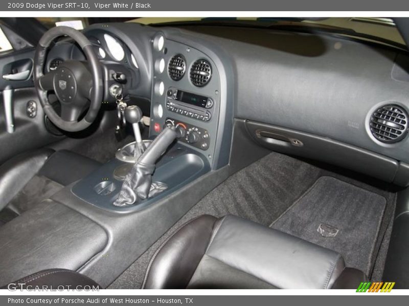 Viper White / Black 2009 Dodge Viper SRT-10