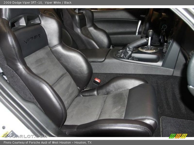 Viper White / Black 2009 Dodge Viper SRT-10