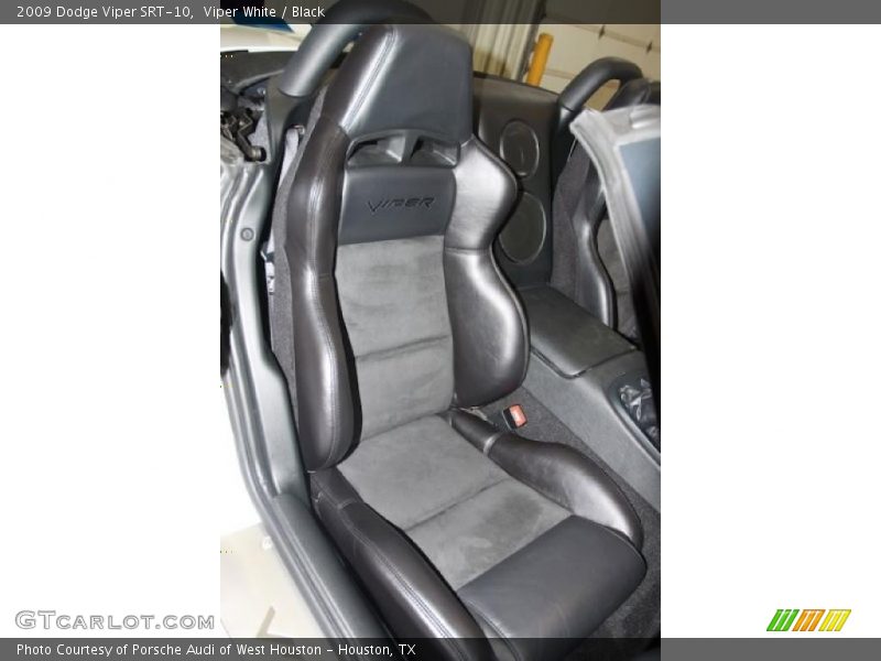 Viper White / Black 2009 Dodge Viper SRT-10