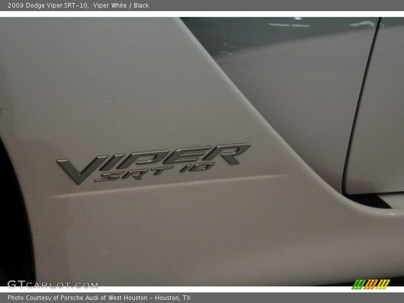 Viper White / Black 2009 Dodge Viper SRT-10