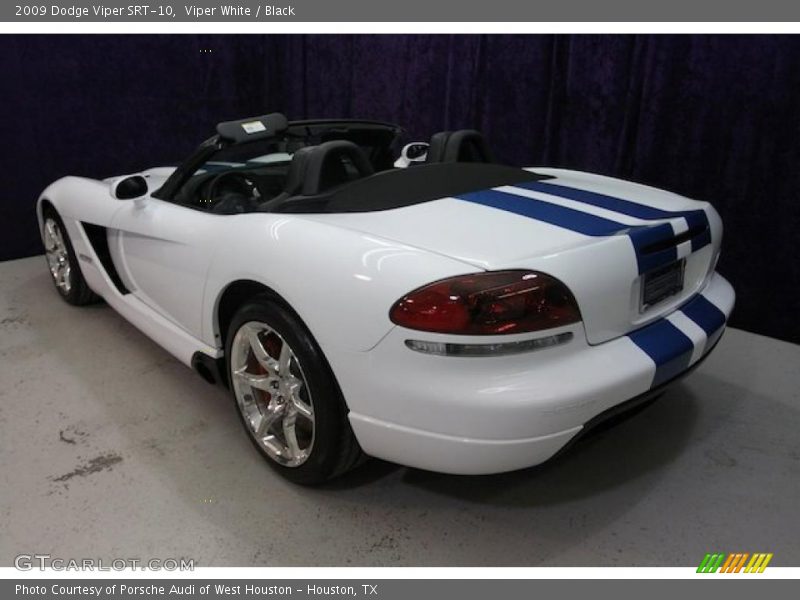 Viper White / Black 2009 Dodge Viper SRT-10