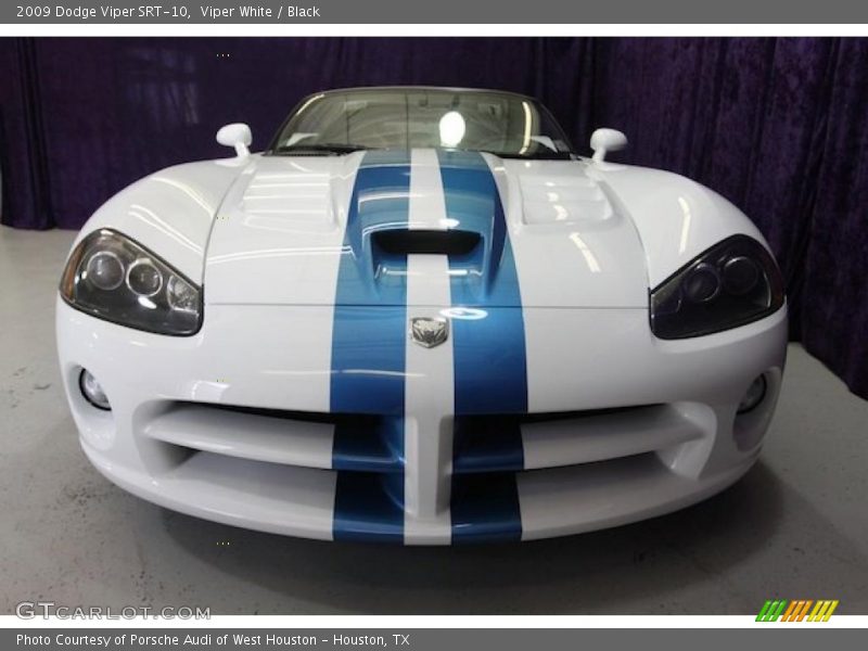 Viper White / Black 2009 Dodge Viper SRT-10