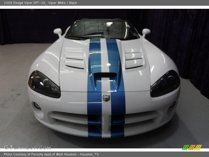 Viper White / Black 2009 Dodge Viper SRT-10