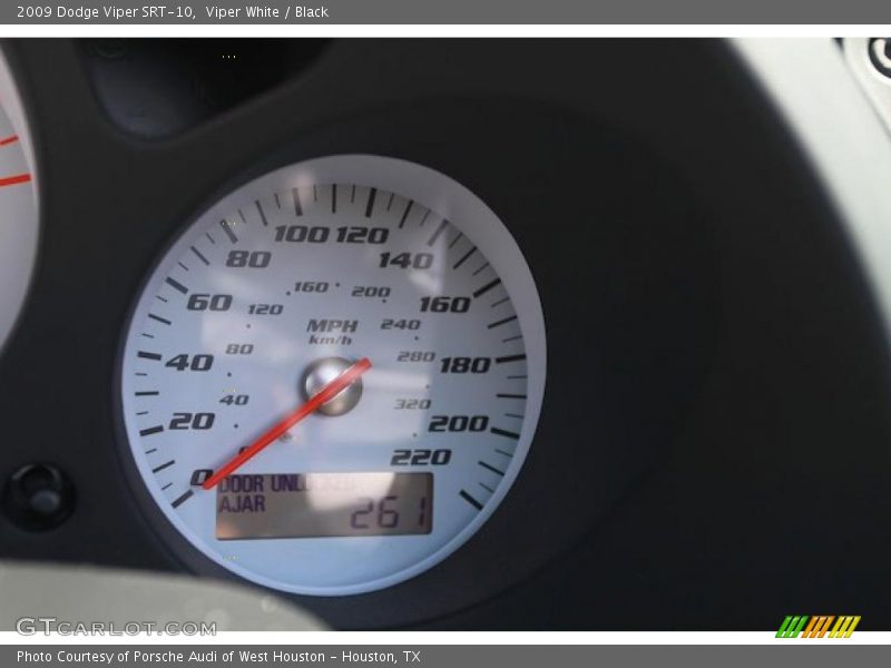 Viper White / Black 2009 Dodge Viper SRT-10