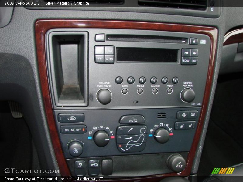Silver Metallic / Graphite 2009 Volvo S60 2.5T