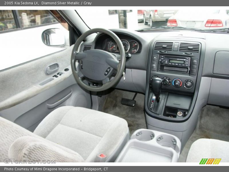 Diamond Silver Metallic / Gray 2005 Kia Sedona LX