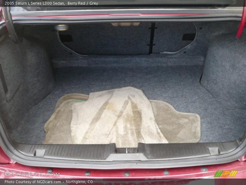 Berry Red / Grey 2005 Saturn L Series L300 Sedan