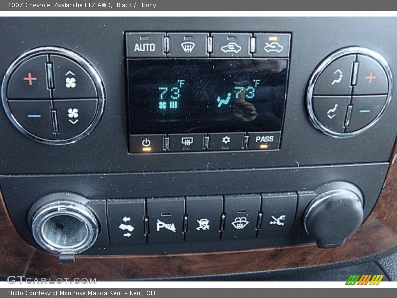 Black / Ebony 2007 Chevrolet Avalanche LTZ 4WD