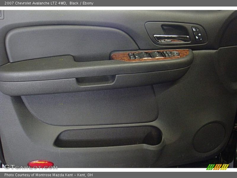 Black / Ebony 2007 Chevrolet Avalanche LTZ 4WD