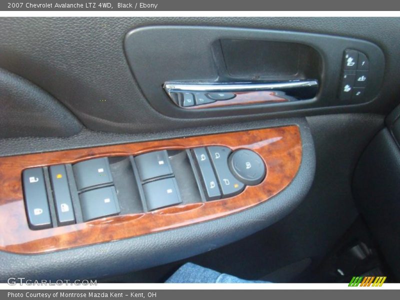 Black / Ebony 2007 Chevrolet Avalanche LTZ 4WD
