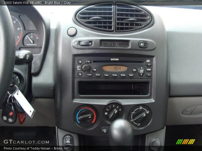 Bright Blue / Gray 2003 Saturn VUE V6 AWD