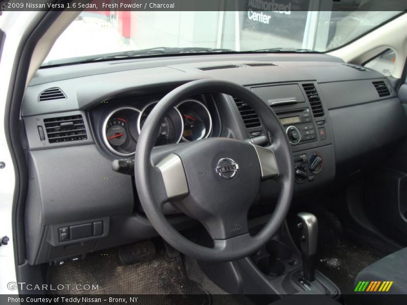 Fresh Powder / Charcoal 2009 Nissan Versa 1.6 Sedan