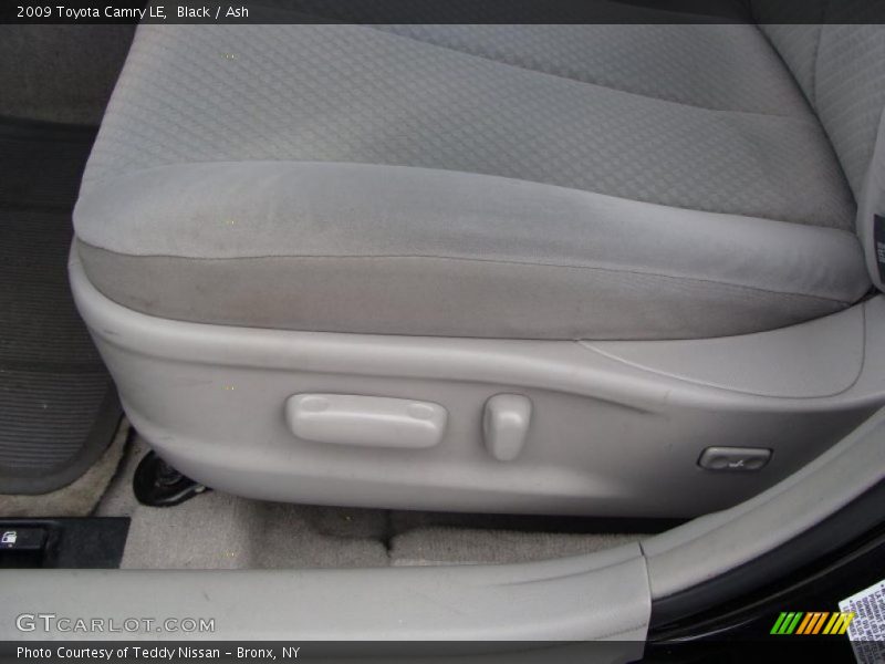 Black / Ash 2009 Toyota Camry LE