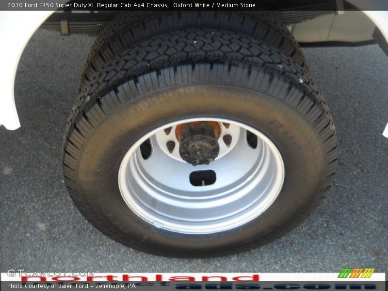 Oxford White / Medium Stone 2010 Ford F350 Super Duty XL Regular Cab 4x4 Chassis