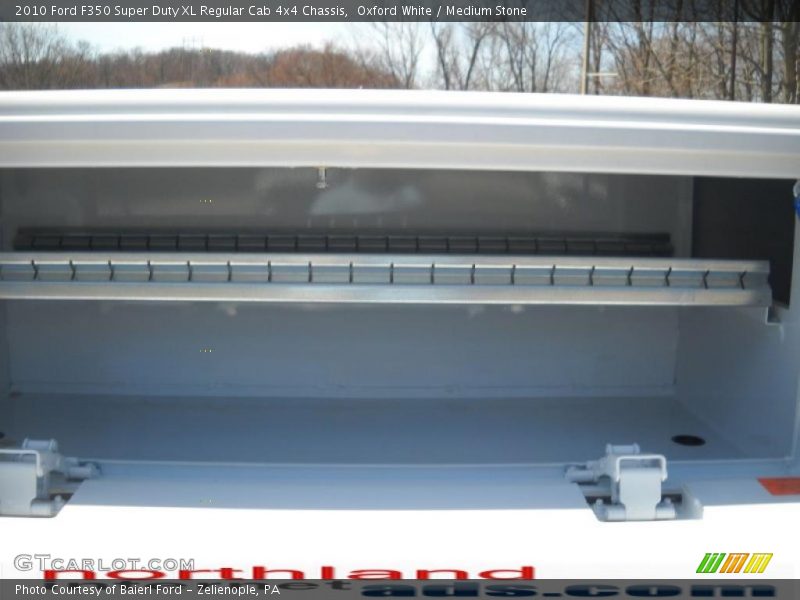 Oxford White / Medium Stone 2010 Ford F350 Super Duty XL Regular Cab 4x4 Chassis
