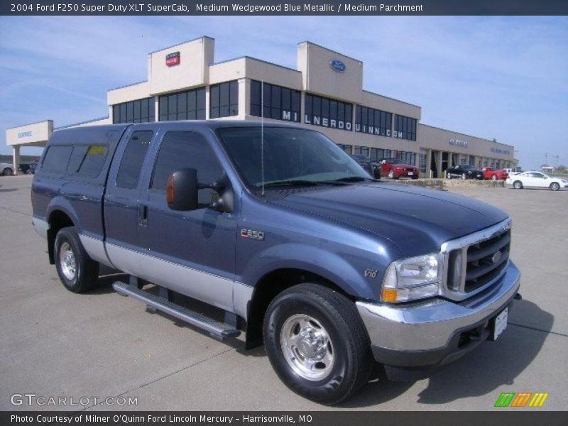 Medium Wedgewood Blue Metallic / Medium Parchment 2004 Ford F250 Super Duty XLT SuperCab