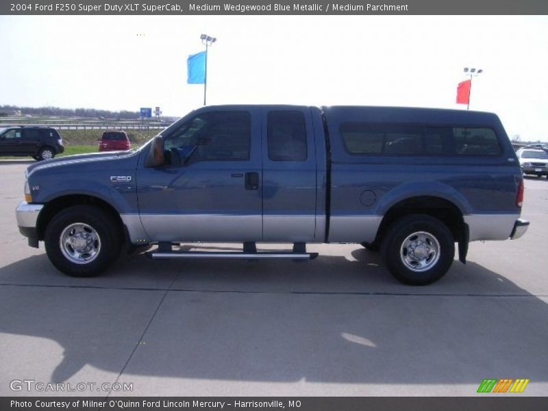 Medium Wedgewood Blue Metallic / Medium Parchment 2004 Ford F250 Super Duty XLT SuperCab