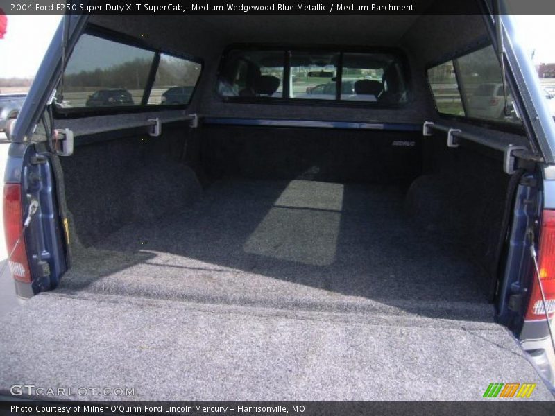 Medium Wedgewood Blue Metallic / Medium Parchment 2004 Ford F250 Super Duty XLT SuperCab