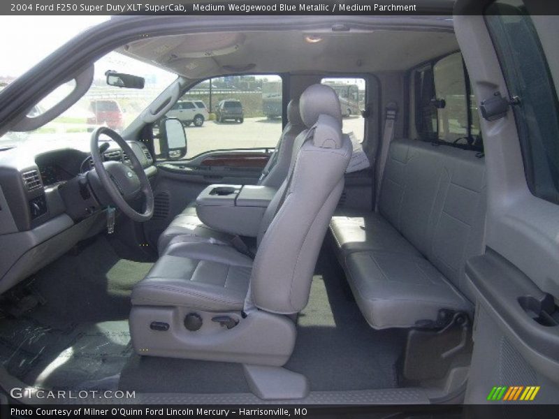 Medium Wedgewood Blue Metallic / Medium Parchment 2004 Ford F250 Super Duty XLT SuperCab