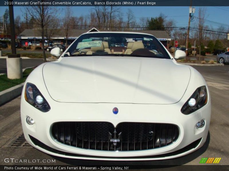 Bianco Eldorado (White) / Pearl Beige 2010 Maserati GranTurismo Convertible GranCabrio