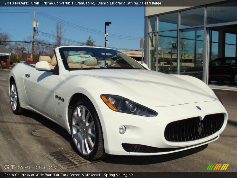 Bianco Eldorado (White) / Pearl Beige 2010 Maserati GranTurismo Convertible GranCabrio