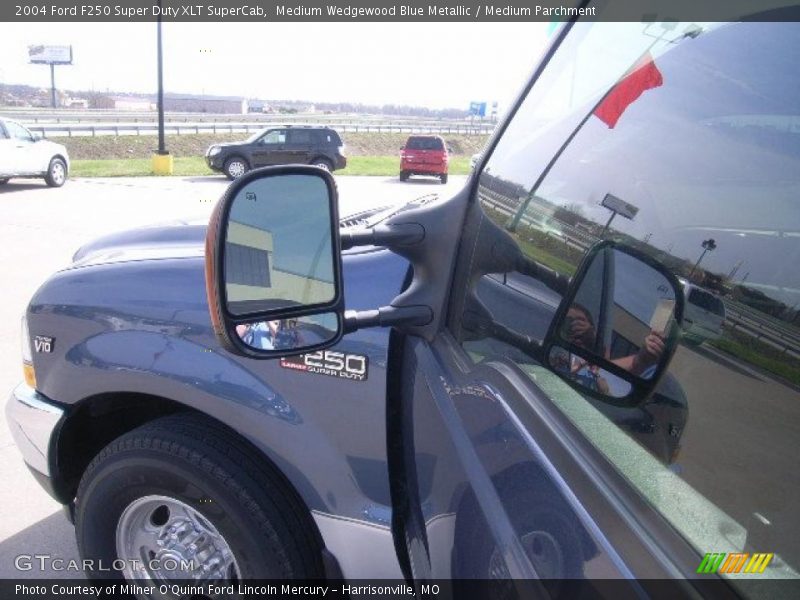 Medium Wedgewood Blue Metallic / Medium Parchment 2004 Ford F250 Super Duty XLT SuperCab