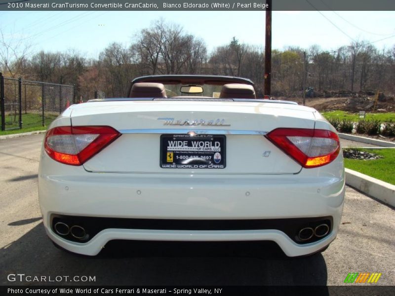 Bianco Eldorado (White) / Pearl Beige 2010 Maserati GranTurismo Convertible GranCabrio