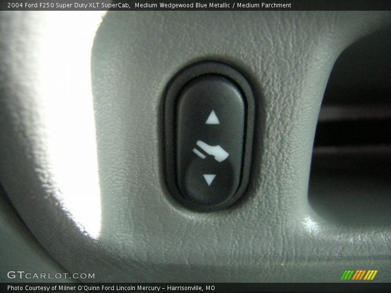 Medium Wedgewood Blue Metallic / Medium Parchment 2004 Ford F250 Super Duty XLT SuperCab