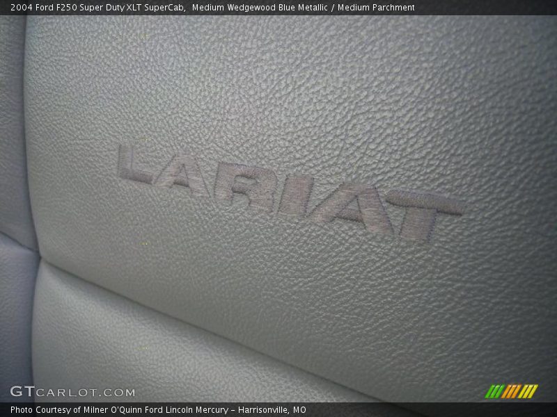 Medium Wedgewood Blue Metallic / Medium Parchment 2004 Ford F250 Super Duty XLT SuperCab