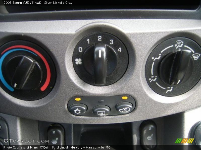 Silver Nickel / Gray 2005 Saturn VUE V6 AWD
