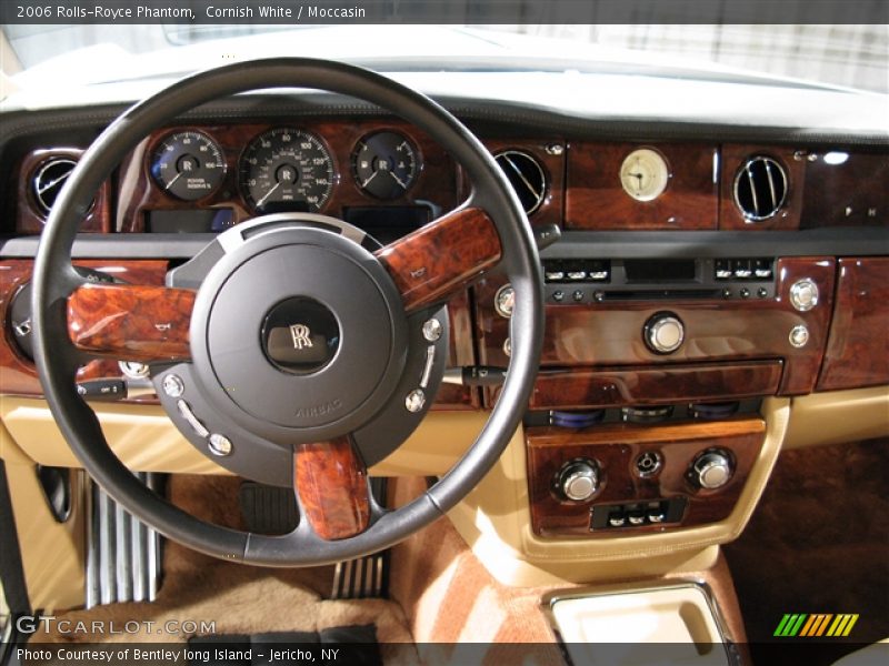 Cornish White / Moccasin 2006 Rolls-Royce Phantom