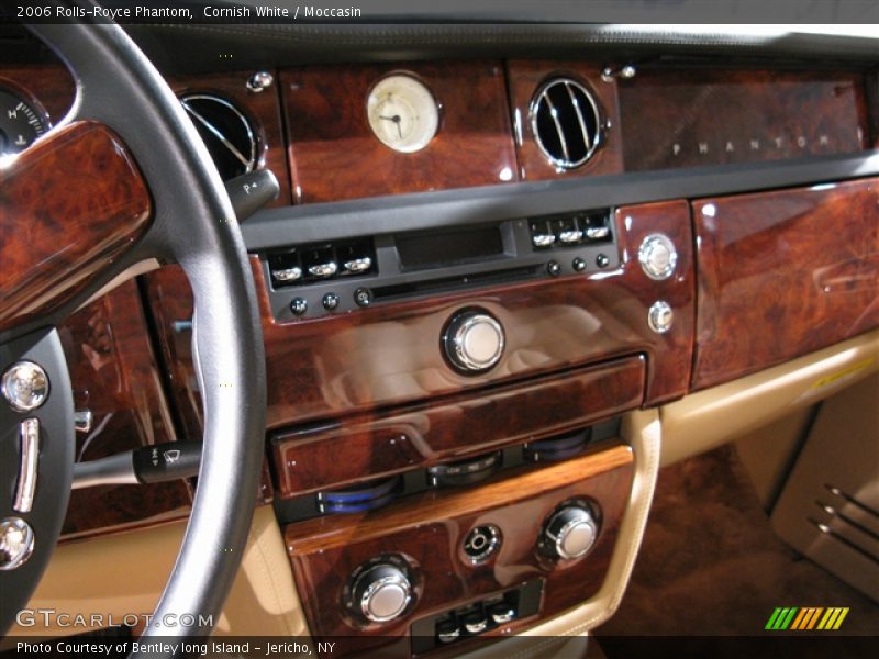 Cornish White / Moccasin 2006 Rolls-Royce Phantom