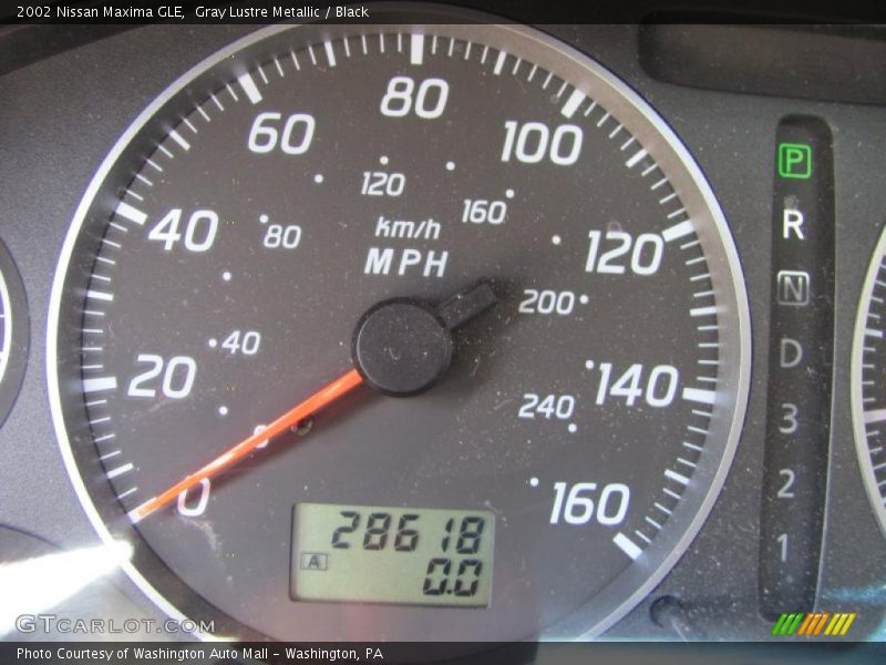 Gray Lustre Metallic / Black 2002 Nissan Maxima GLE