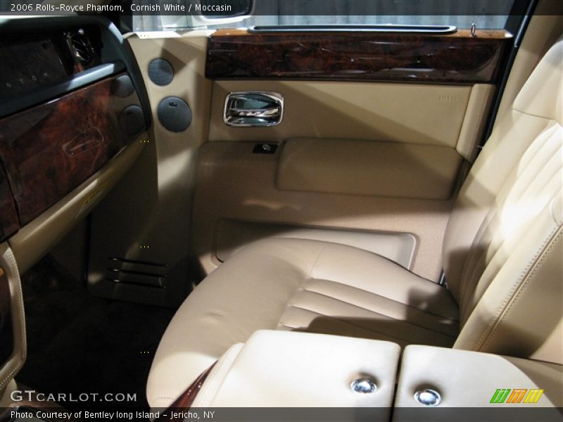 Cornish White / Moccasin 2006 Rolls-Royce Phantom