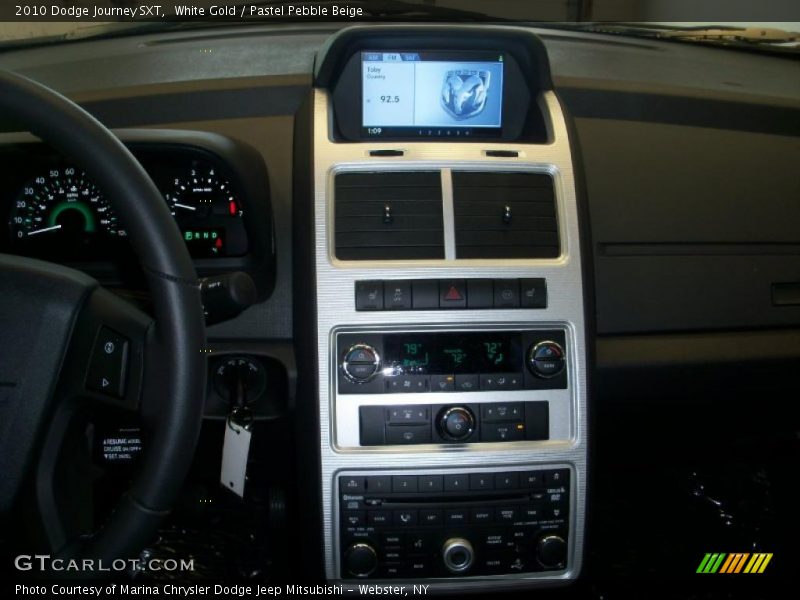 White Gold / Pastel Pebble Beige 2010 Dodge Journey SXT