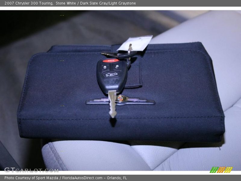 Stone White / Dark Slate Gray/Light Graystone 2007 Chrysler 300 Touring