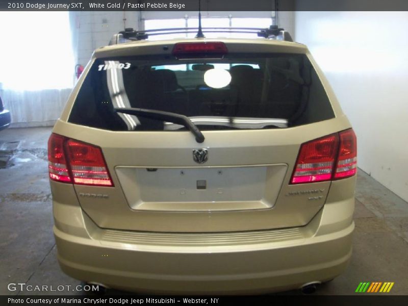 White Gold / Pastel Pebble Beige 2010 Dodge Journey SXT